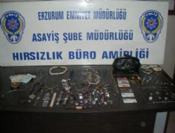 Altın bozdururken yakalandılar